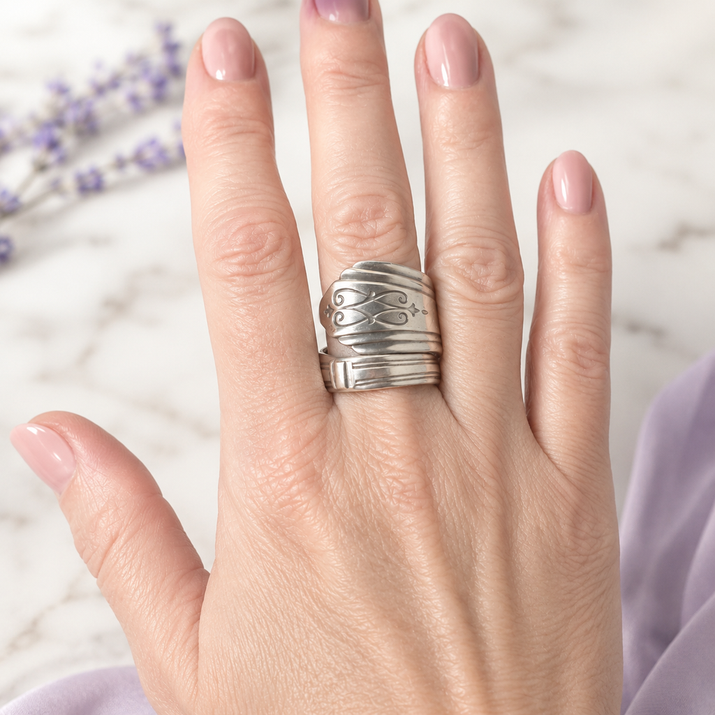Vintage Queen Bess II Spoon Ring, 1946 Oneida Tudor Plate, Upcycled Silverware Ring, Floral Scroll Ring, Adjustable Statement Jewelry