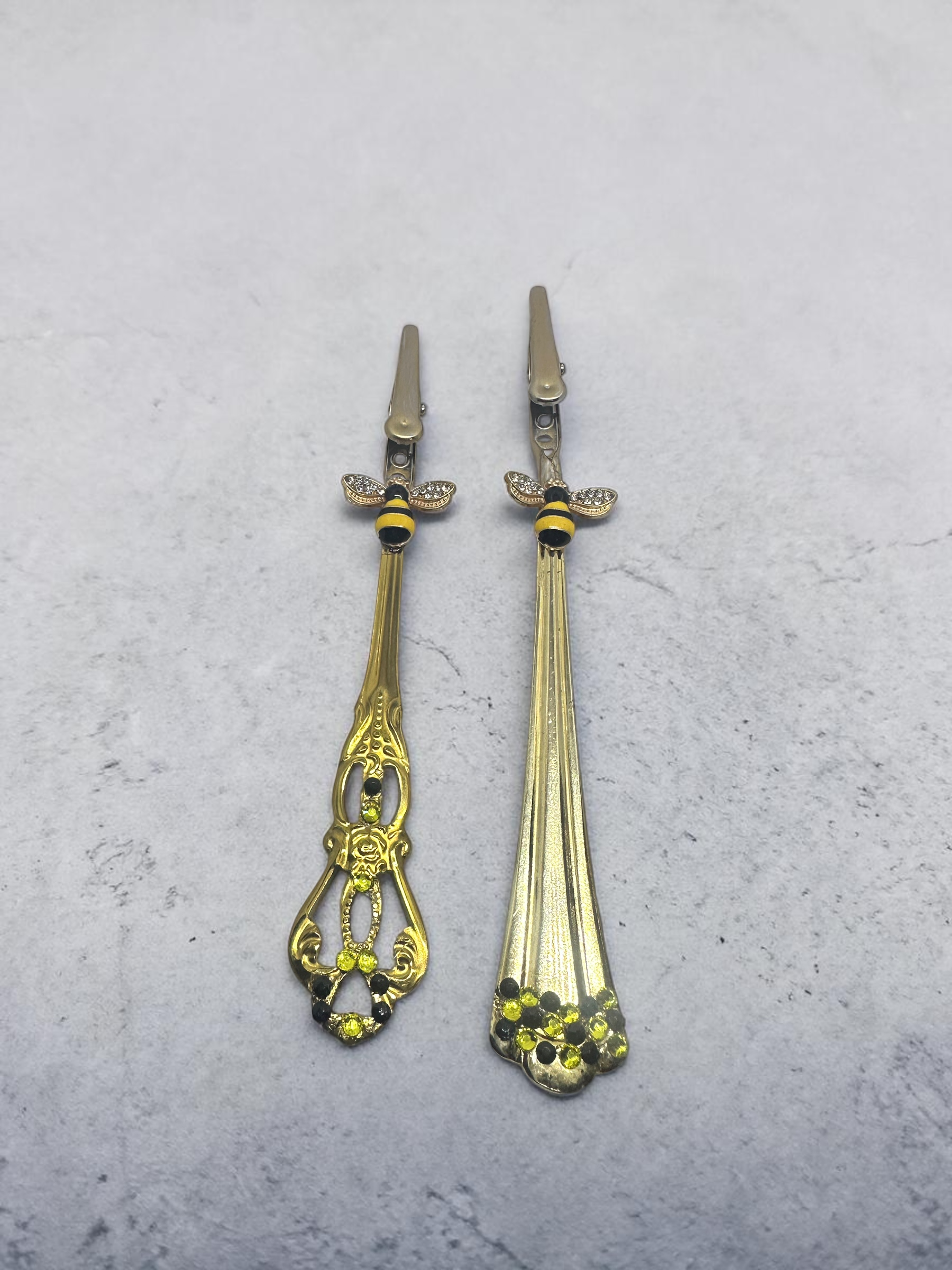 Bee Bracelet Helper Tool – Choose 1 Style – Gold Long Nail Jewelry Clasp Helper, ATM Card Grabber, Arthritis Friendly Gift