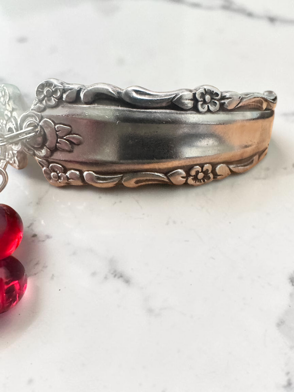 Vintage Floral Spoon Bracelet – Handmade Stainless Steel Adjustable Bracelet with Red Bead Charm