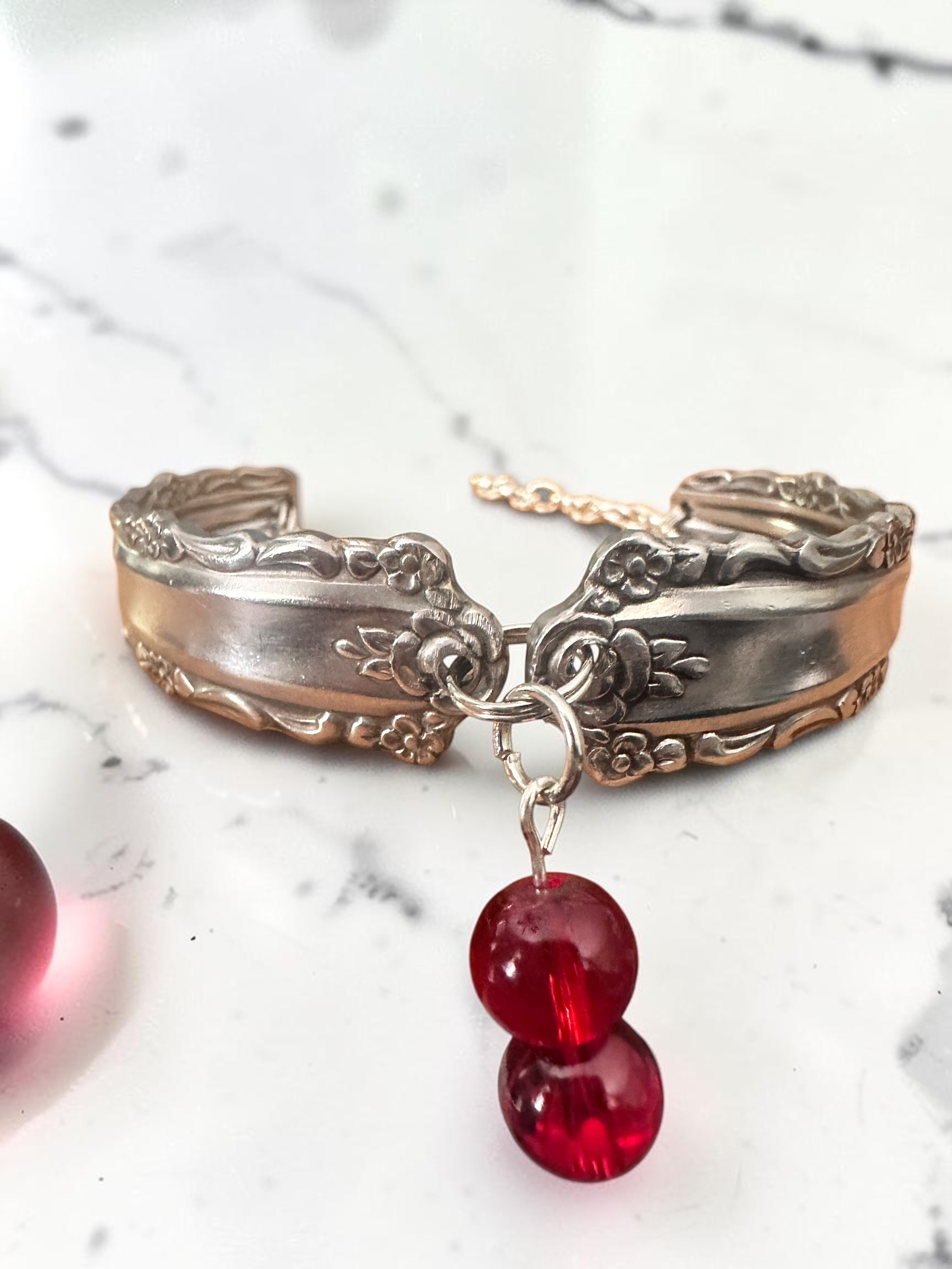 Vintage Floral Spoon Bracelet – Handmade Stainless Steel Adjustable Bracelet with Red Bead Charm
