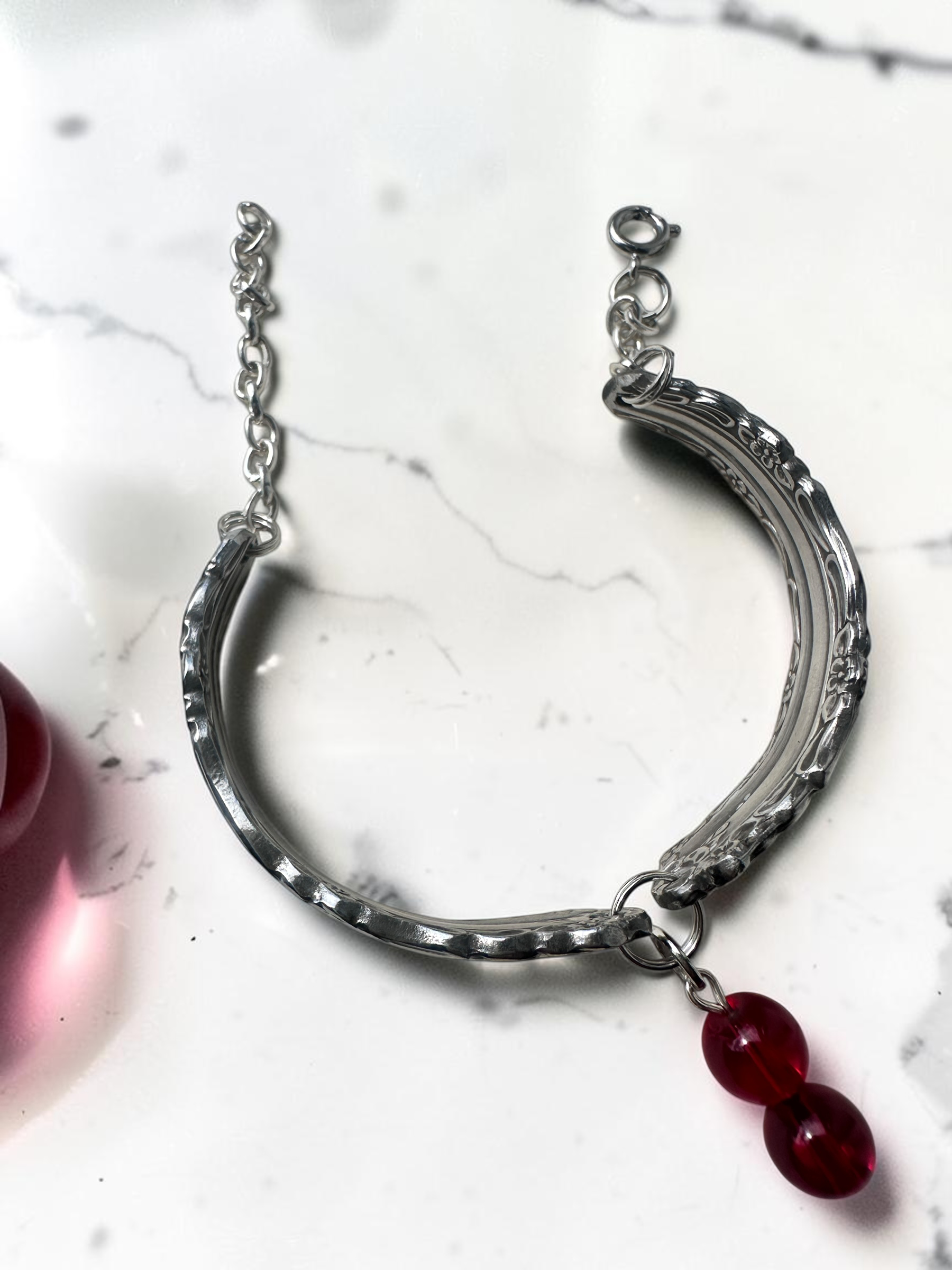 Vintage Floral Spoon Bracelet – Handmade Stainless Steel Adjustable Bracelet with Red Bead Charm