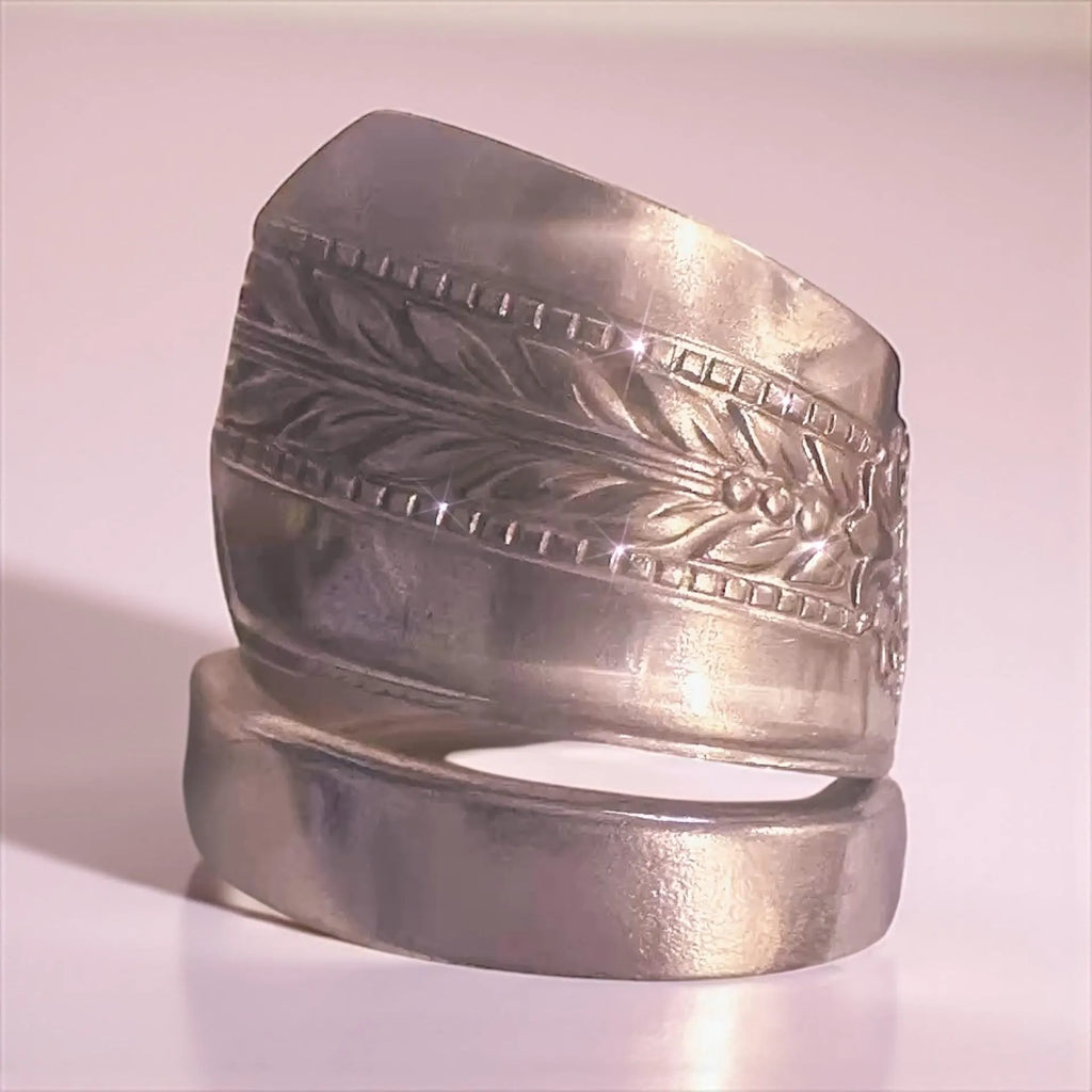 Handcrafted Vintage Floral Spoon Ring – Unique Silverware Jewelry with Historic Elegance