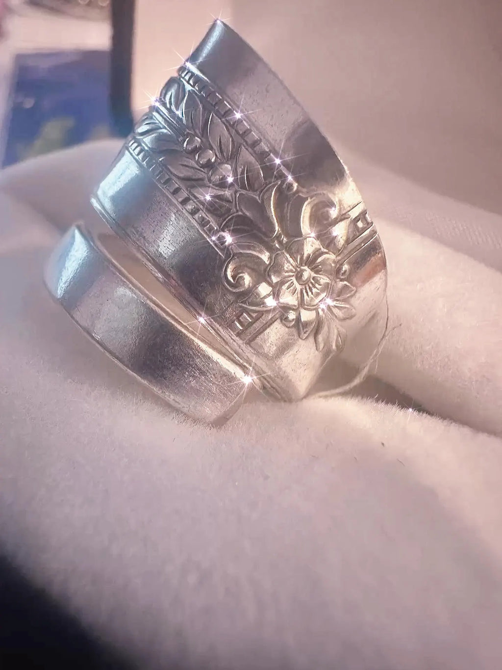 Handcrafted Vintage Floral Spoon Ring – Unique Silverware Jewelry with Historic Elegance