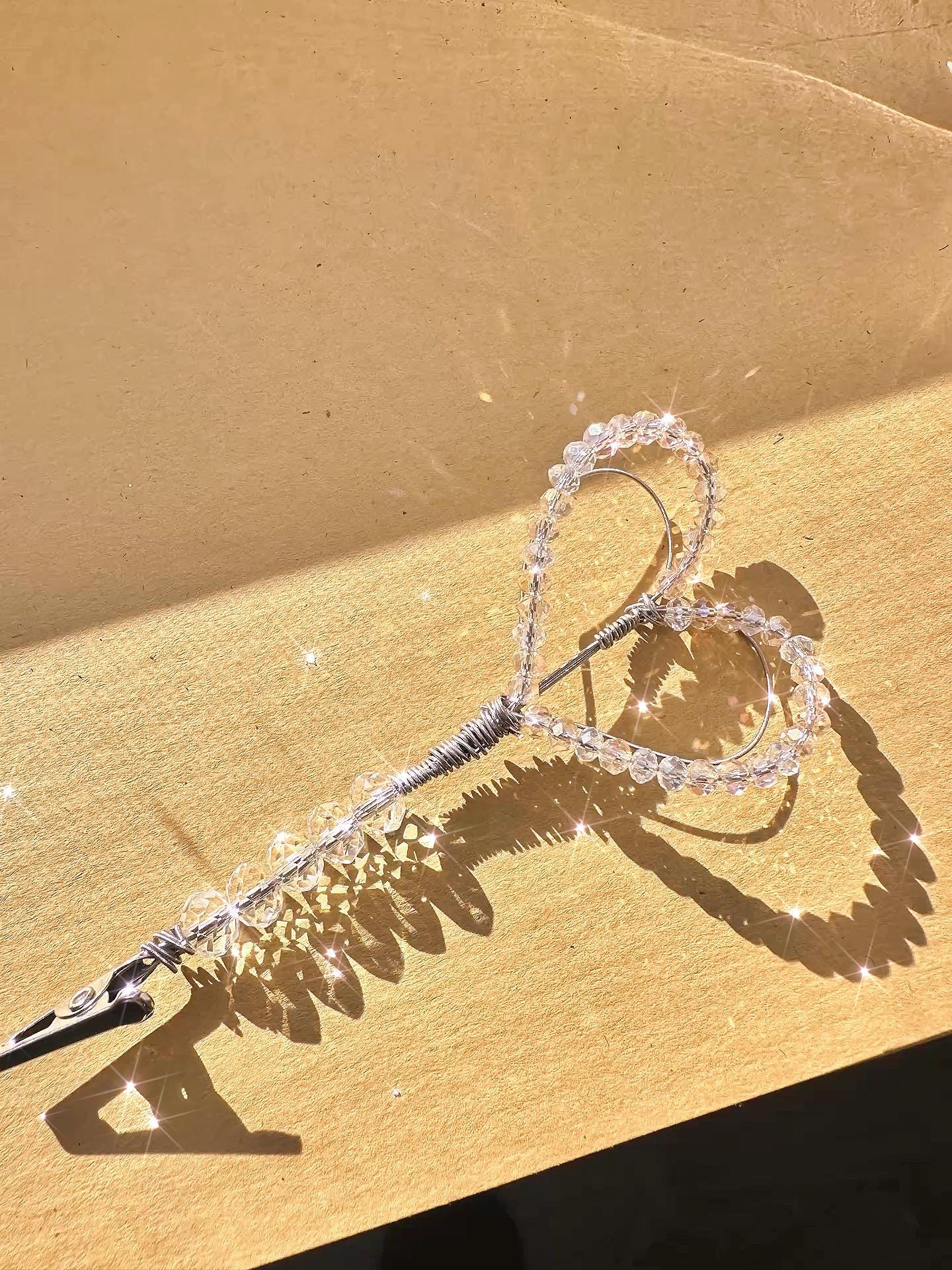 Crystal Heart ATM Card Grabber  – Bracelet Helper for Long Nails – Guitarist Accessory Guitar String Gift for Music Lovers –