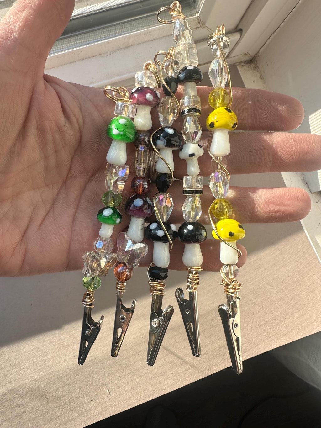 Bracelet Helper Tool – Crystal Beaded ATM Card Grabber – Long Nail Helper – One Hand Bracelet Clasp – Ceramic Mushroom Beads