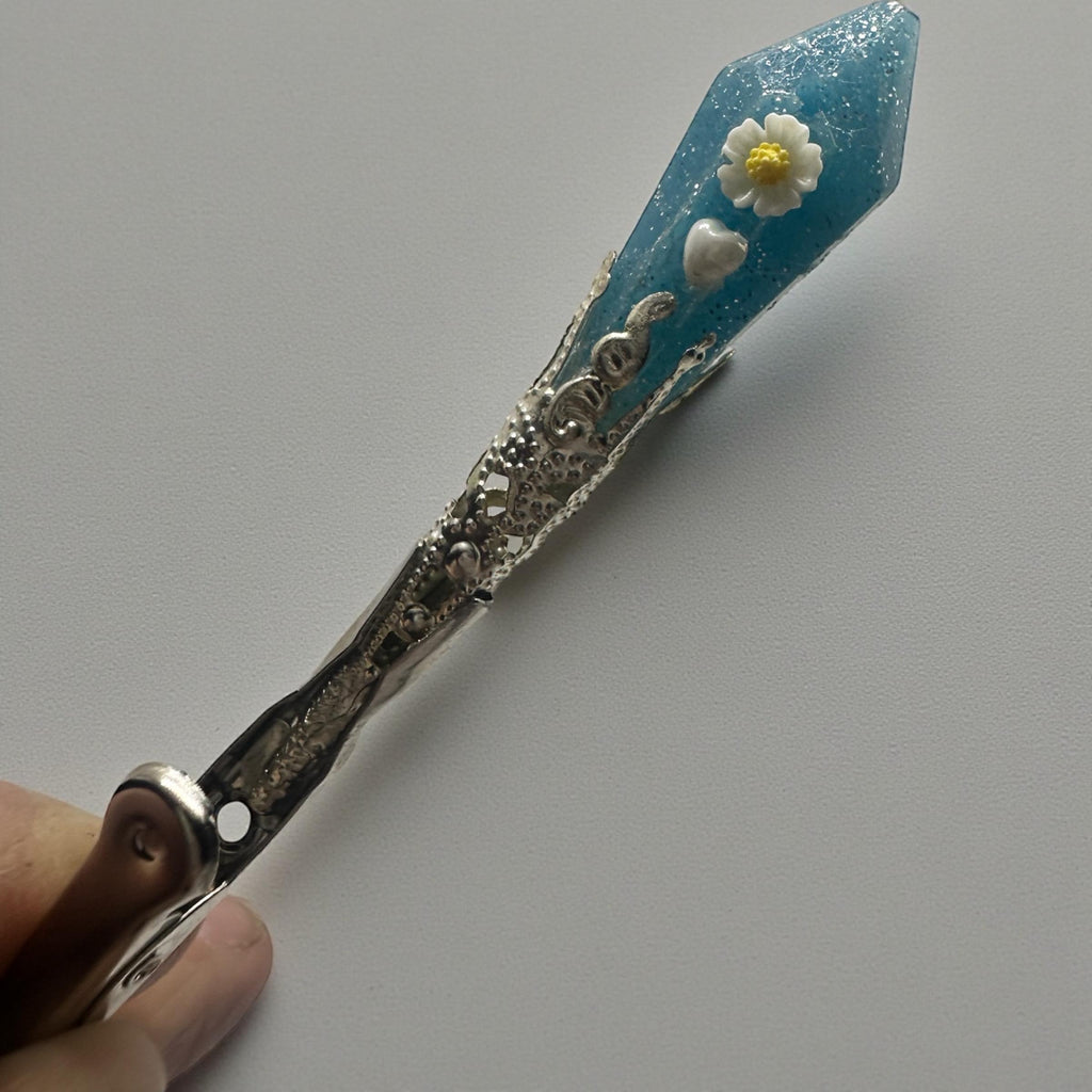 Resin ATM Card Clip – Long Nail Helper, Bracelet Tool