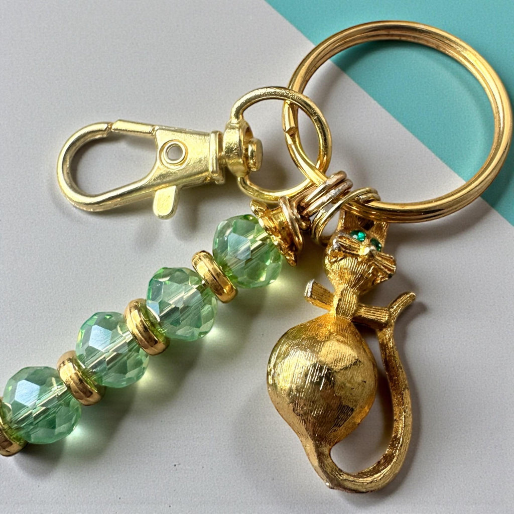 Handmade Cat Charm ATM Card Clip, Green Crystal Beaded Keychain Helper
