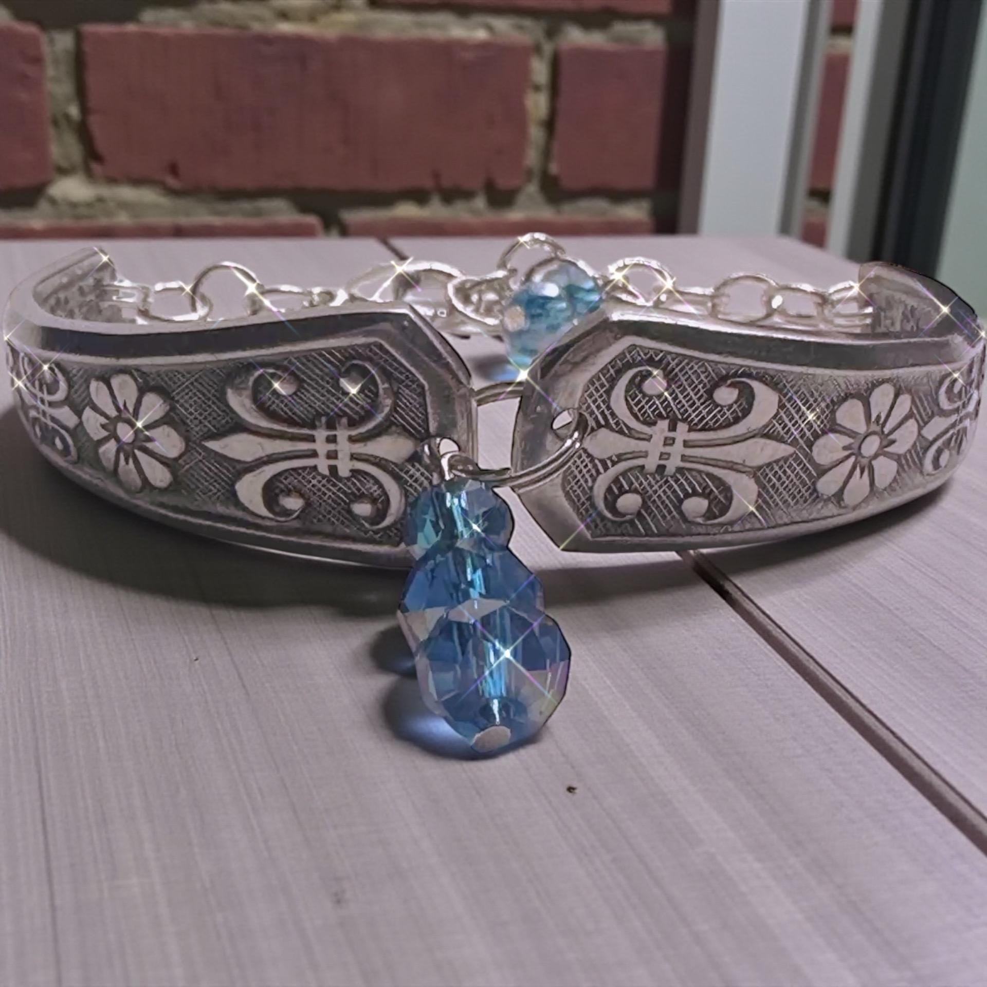 Vintage Spoon Bracelet & Earrings Set – Upcycled Silverware Jewelry with Blue Crystal Beads – Floral Spoon Jewelry Set – Handmade Gift