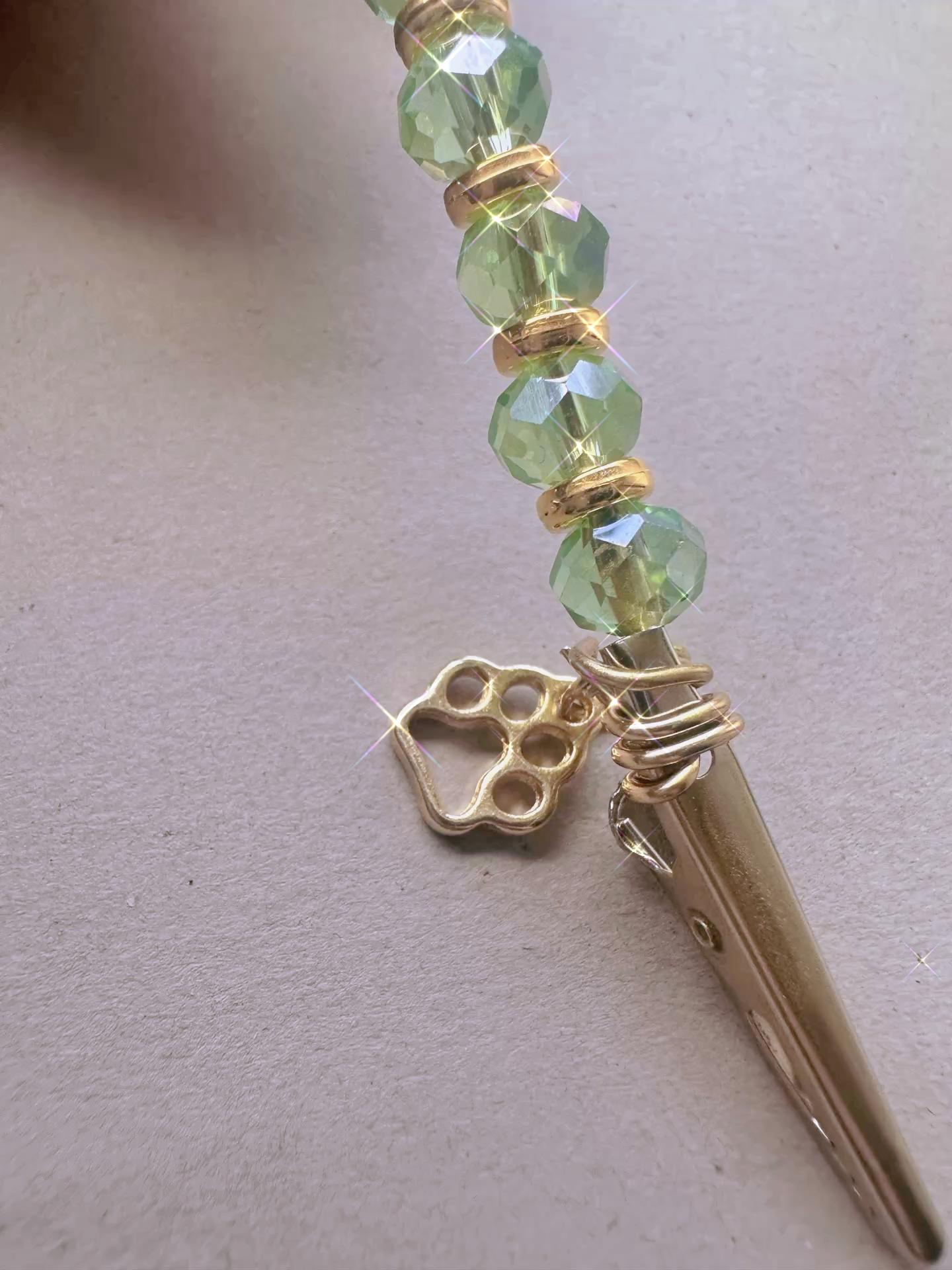 Handmade Cat Charm ATM Card Clip, Green Crystal Beaded Keychain Helper