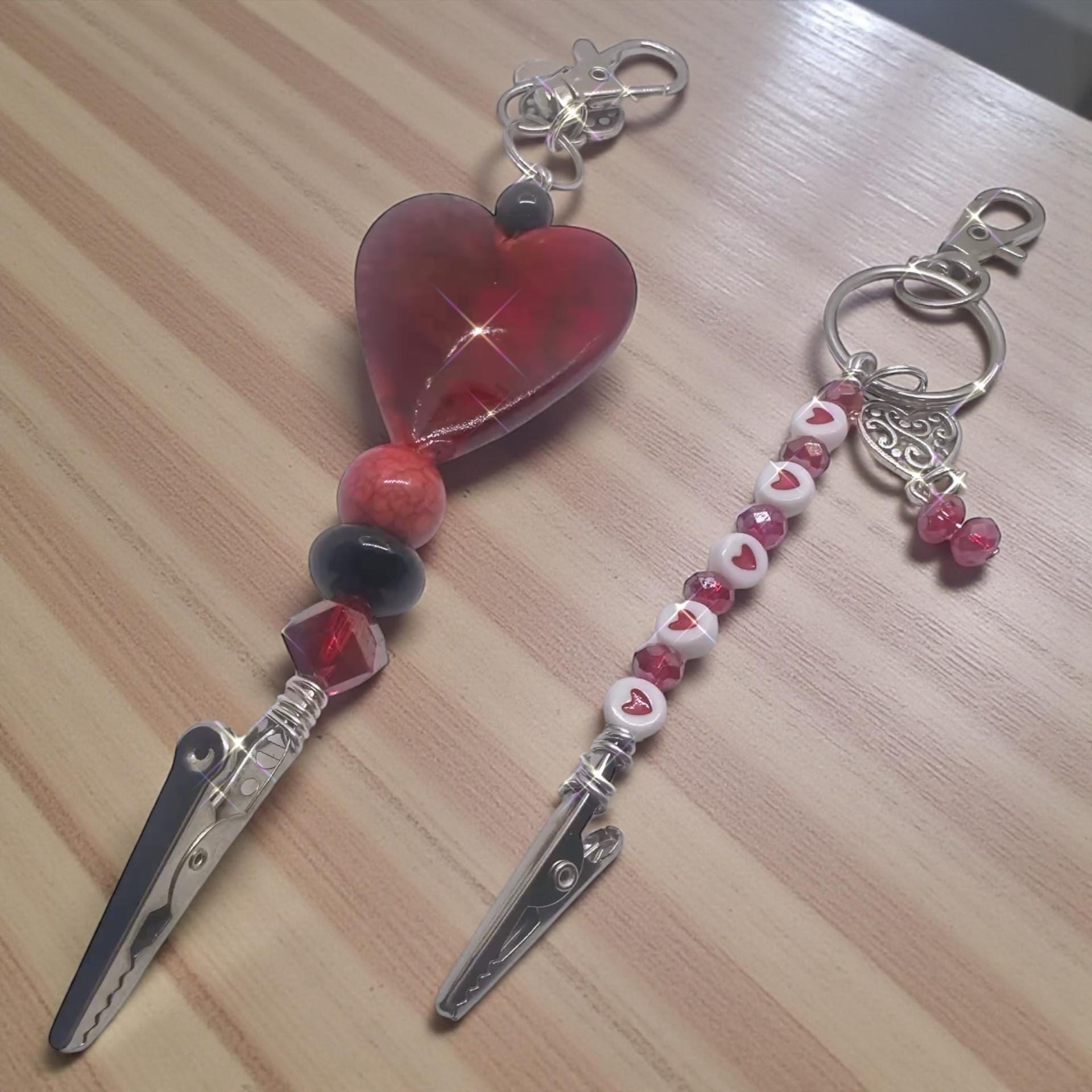 Handmade Beaded ATM Card Clip Set, Long Nail Card Grabber, Valentine's Gift This looks cute but it’s actually useful.
