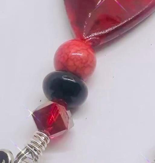 Handmade Beaded ATM Card Clip Set, Long Nail Card Grabber, Valentine's Gift This looks cute but it’s actually useful.