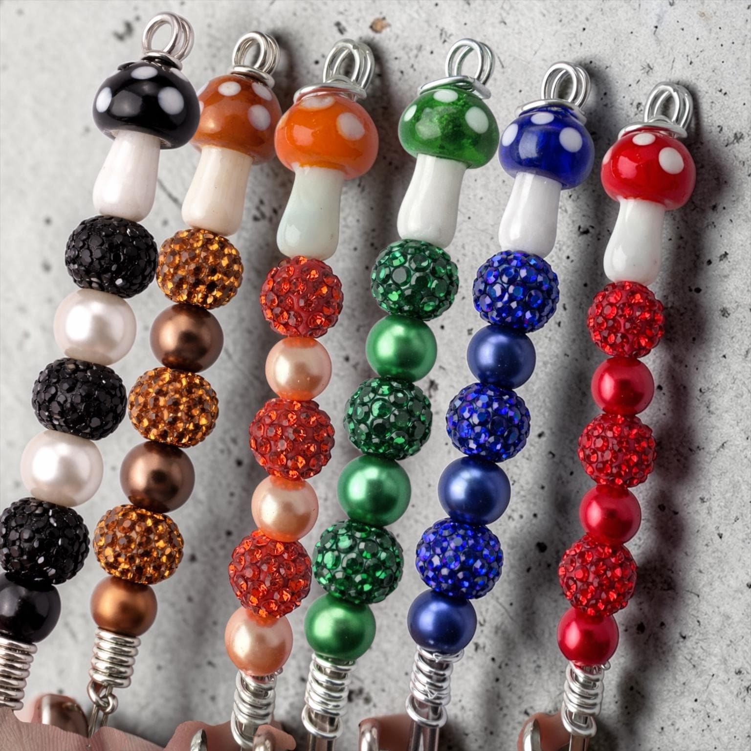 Handmade Mushroom ATM Card Clip – Rhinestone Beaded Bracelet Helper Tool