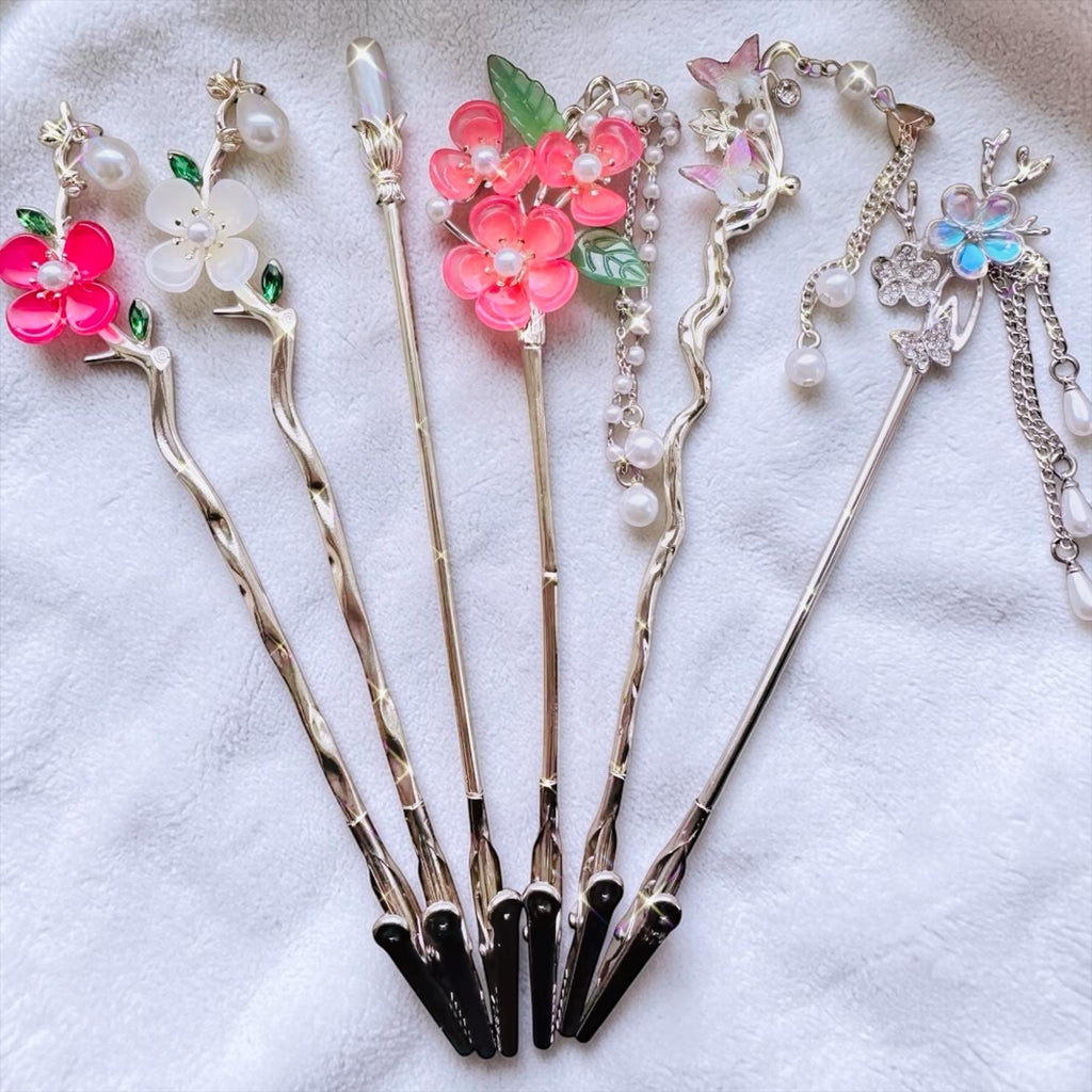 Floral ATM Card Clip Bracelet Helper – Beaded Keychain Tool for Long Nails
