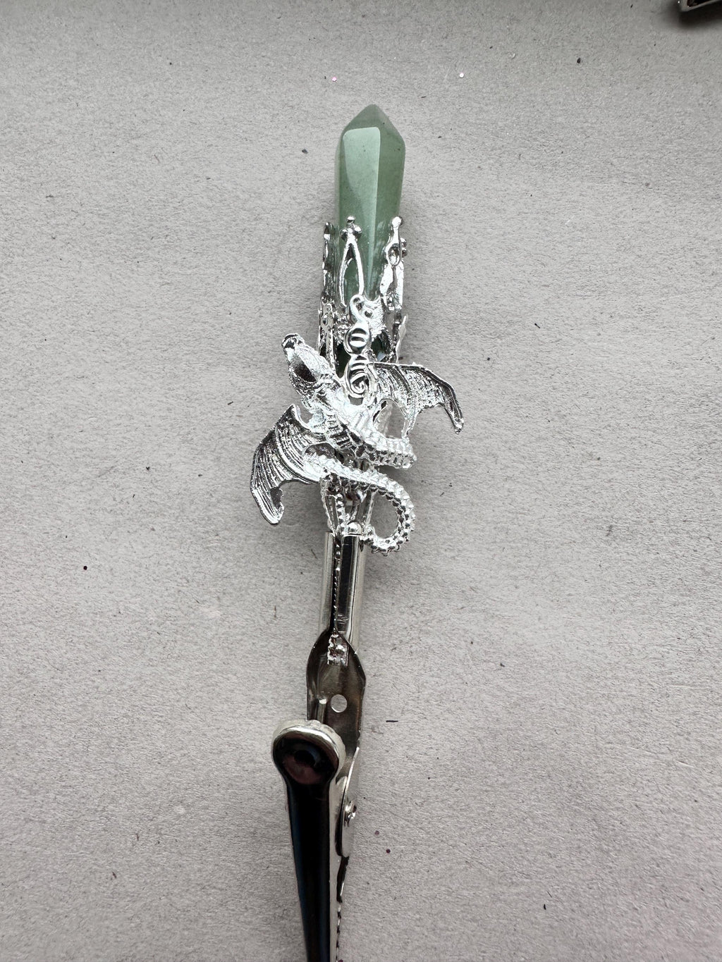Dragon Crystal Card Clip – Bracelet Helper, Long Nail Tool, Gemstone Keychain Grabber