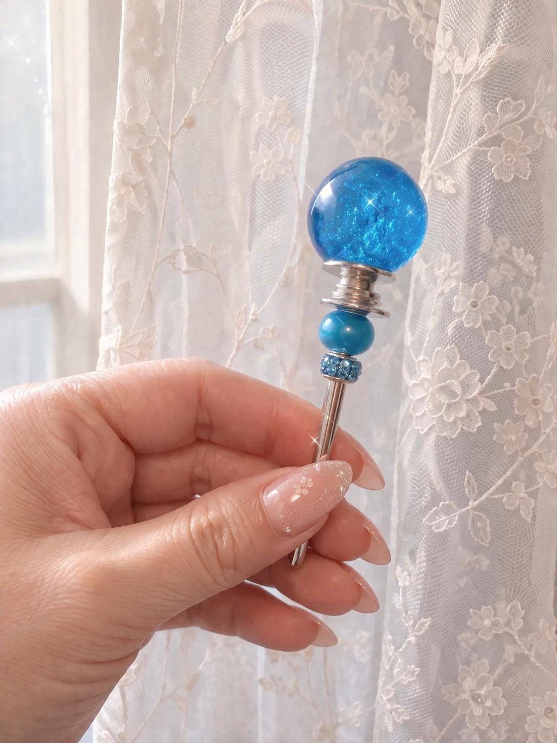 Handmade Blue ATM Card Grabber Keychain, Long Nail Helper, Beaded Debit Card Clip, jewelry fastener