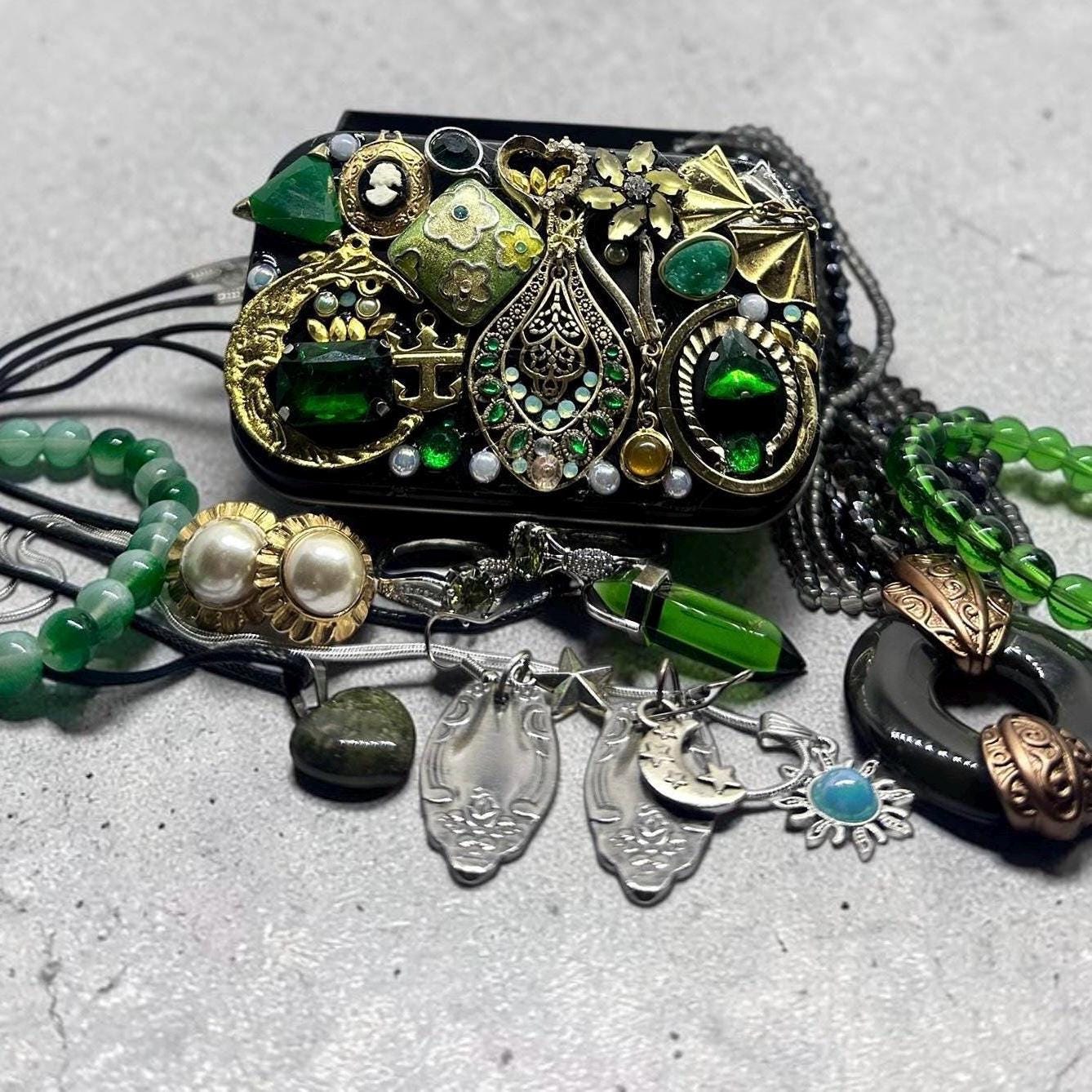 Hand-Decorated Vintage Jewelry Keepsake Tin – Green Rhinestone Trinket Box Mystery Assortment