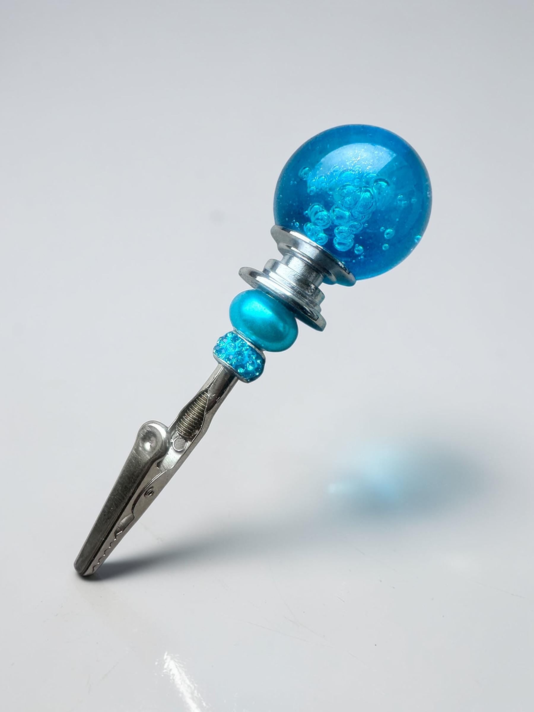 Handmade Blue ATM Card Grabber Keychain, Long Nail Helper, Beaded Debit Card Clip, jewelry fastener