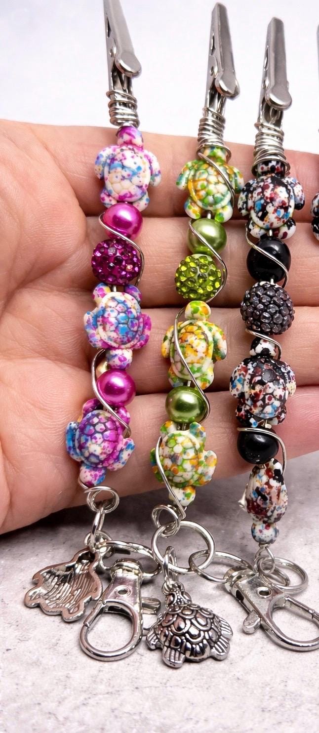Handmade Turtle Beaded Bracelet Helper, ATM Card Clip, Purse Charm Keychain