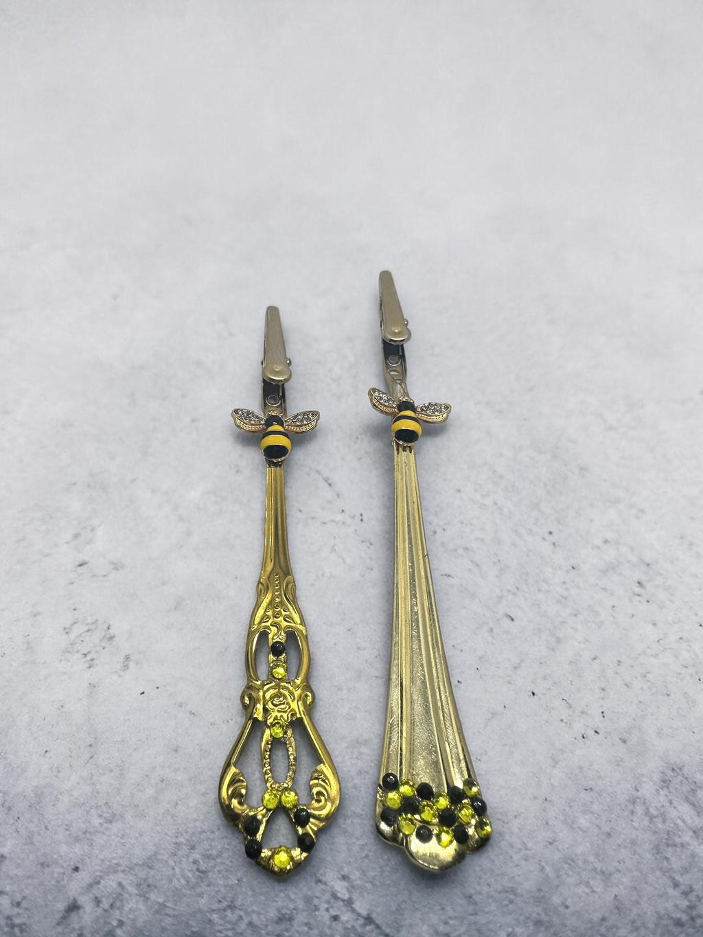 Bee ATM Card Clip Bracelet Helper, Gold Spoon Handle Card Grabber, Long Nail Helper Tool, Beaded Keychain Clip, Gift for Her