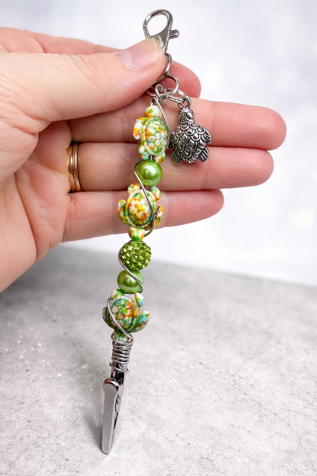 Handmade Turtle Beaded Bracelet Helper, ATM Card Clip, Purse Charm Keychain