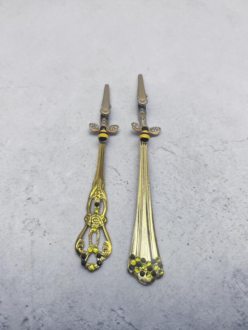 Bee ATM Card Clip Bracelet Helper, Gold Spoon Handle Card Grabber, Long Nail Helper Tool, Beaded Keychain Clip, Gift for Her
