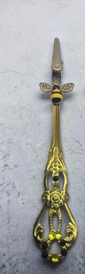 Outil d'aide pour bracelet abeille – Choisissez 1 style – Aide-fermoir à bijoux pour ongles longs doré, Attrape-carte bancaire, Cadeau adapté aux personnes souffrant d'arthrite