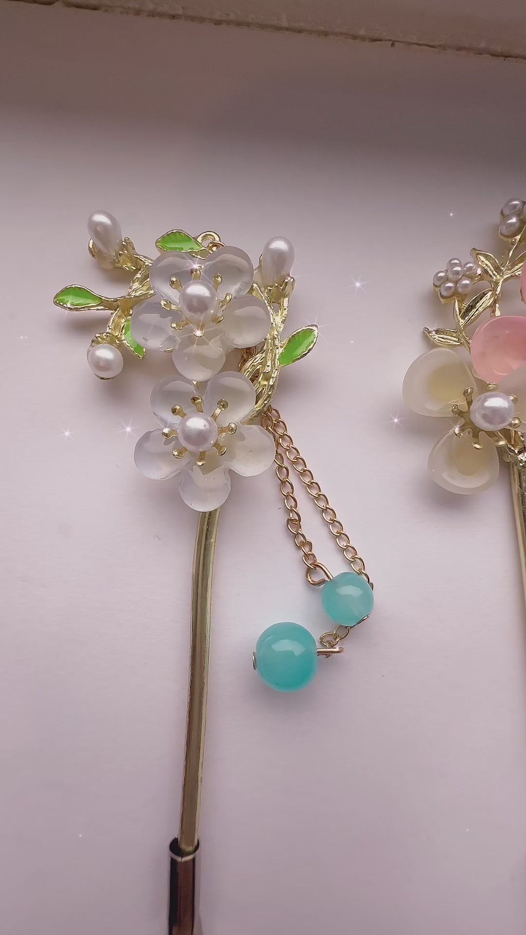 Handcrafted Floral ATM Card Clip Bracelet – Nail-Friendly Grabber with Pearls & Crystals